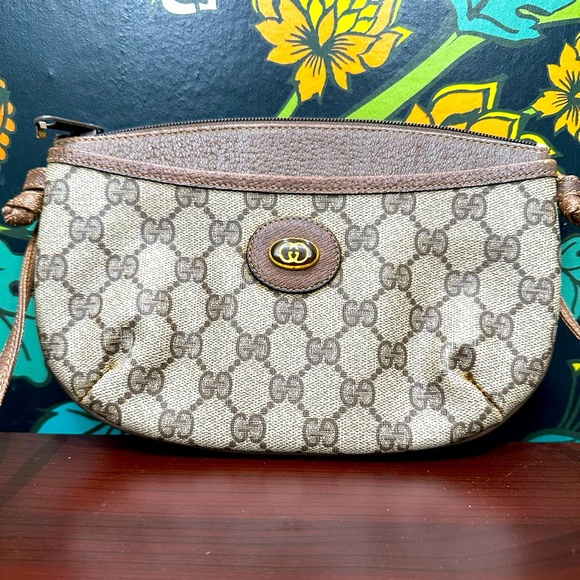 Gucci Vintage 1980s GG Monogram Shoulder Bag – Accessory Gucci Vintage 1980s GG Monogram Shoulder Bag – Accessory